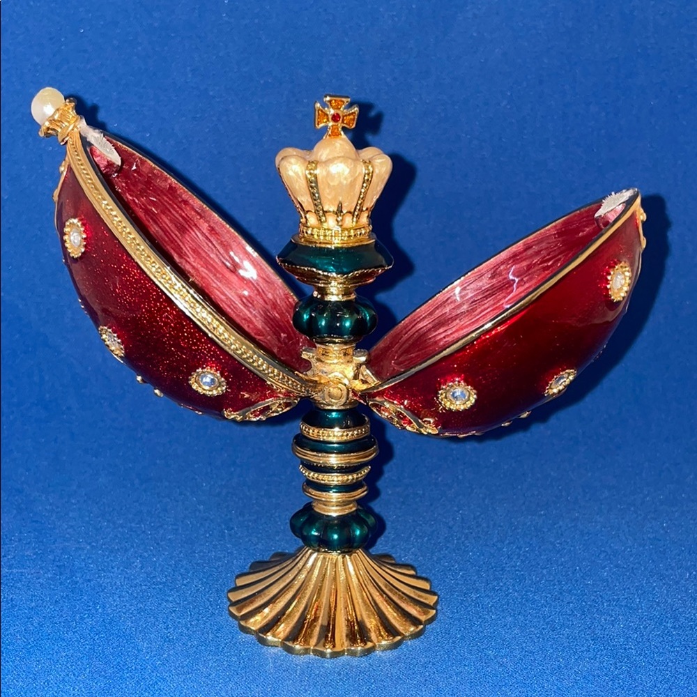 Elegant Jeweled Egg Trinket Box with Crown Surprise – Red & Gold Display Piece